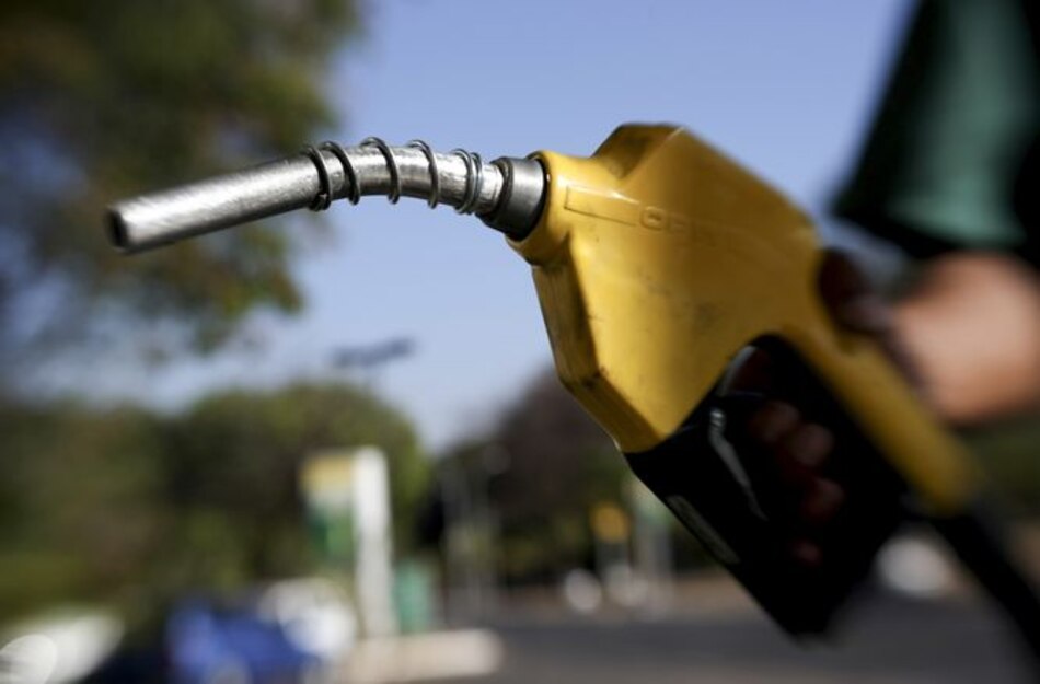 Petróleo cierra a $37.16, el precio más bajo desde el año 2008