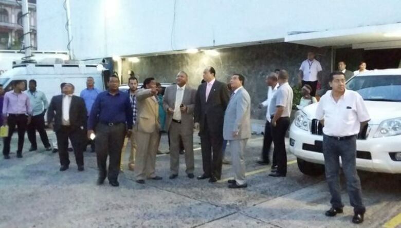 Desalojan el pleno de la Asamblea tras explosión de un transformador