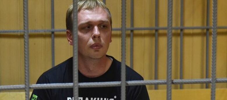 El periodista ruso Ivan Golunov sale libre y agradece entre lágrimas la solidaridad