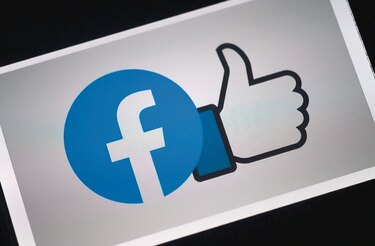 Convocan a junta de  Facebook por caso de Donald Trump 