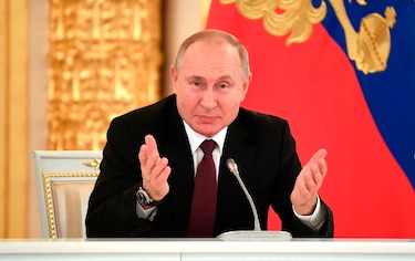 Putin y Merkel consideran ‘positivo’ el intercambio de prisioneros en Ucrania