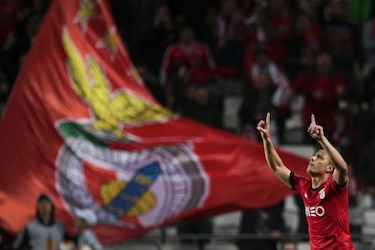 El Sevilla acaricia la final; Benfica complica al Juventus