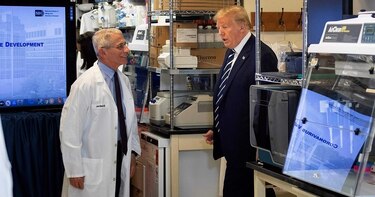 Búsqueda de medicamentos para coronavirus enfrenta dificultades