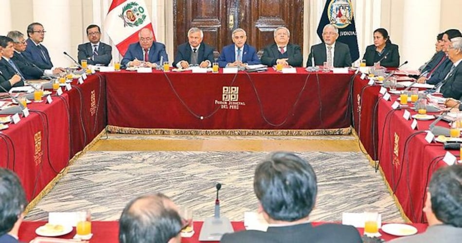 Declaran en emergencia al poder judicial de Perú por escándalo de audios