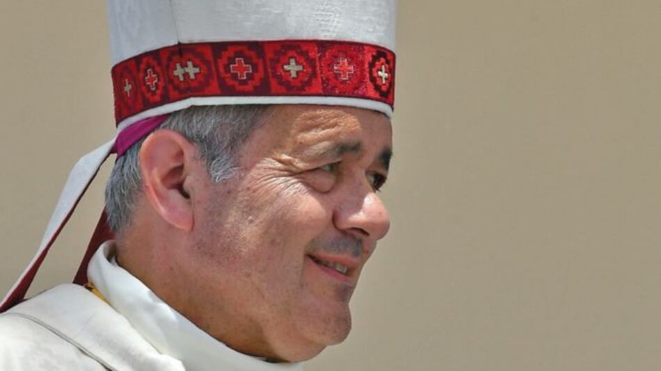 El papa acepta dimisión de tres obispos chilenos por abusos