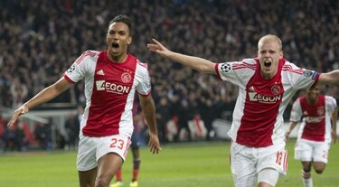 Ajax le propina primera derrota al Barça y Martino se queda sin récord