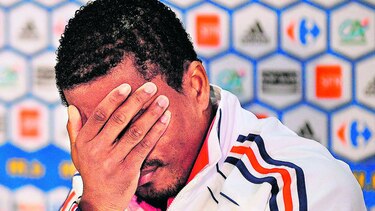 Marsella no tiene contemplaciones con Evra y lo despide
