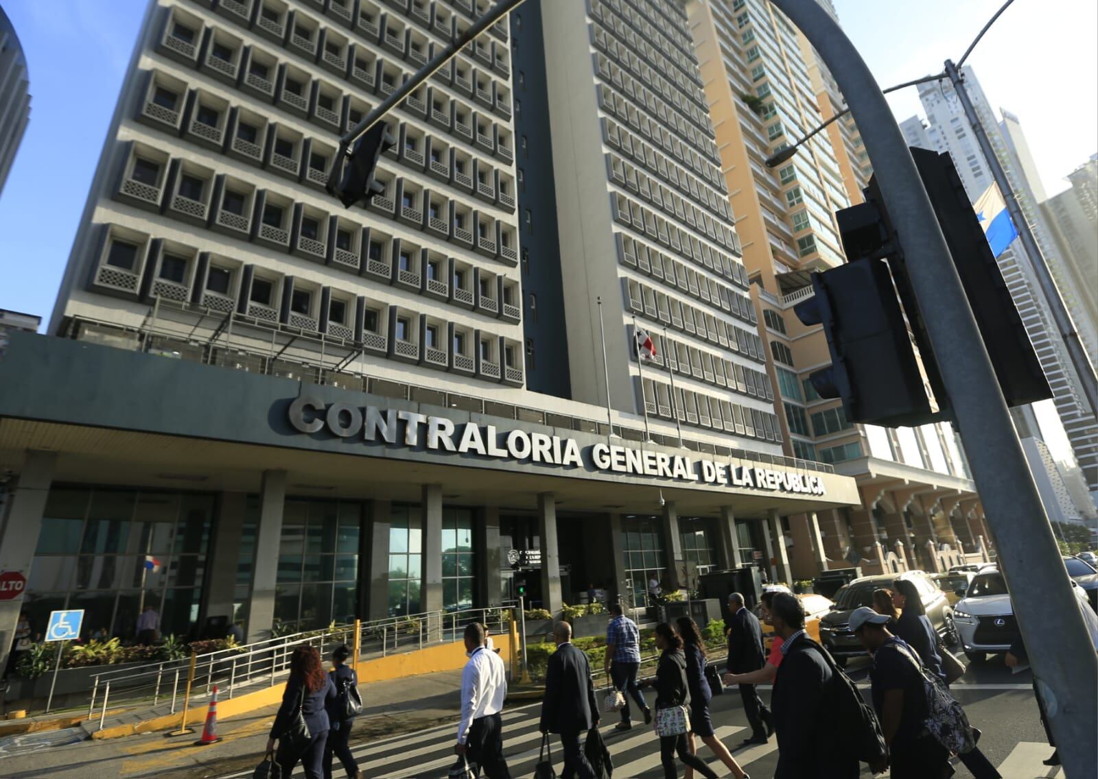 Contraloría ordena auditoría forense en la Unachi por presuntas irregularidades salariales