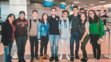 El Club de Debate del Instituto Atenea participó exitosamente en un torneo
