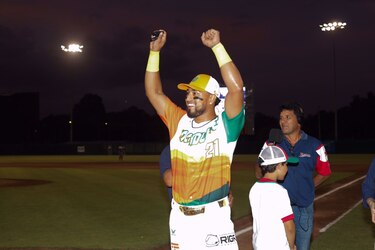 Johnny Santos es nombrado Jugador Más Valioso del torneo mayor
