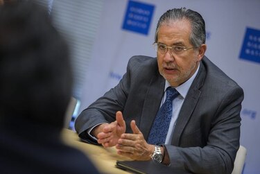 España otorga protección a director del  periódico 'El Nacional', Miguel Henrique Otero