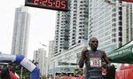 Keniano Simon Kariuki gana el Maratón de Panamá