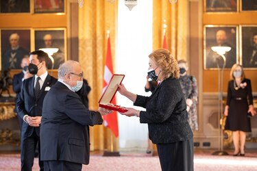 Embajadora de Panamá ante la Santa Sede recibe una condecoración de la Orden de Malta