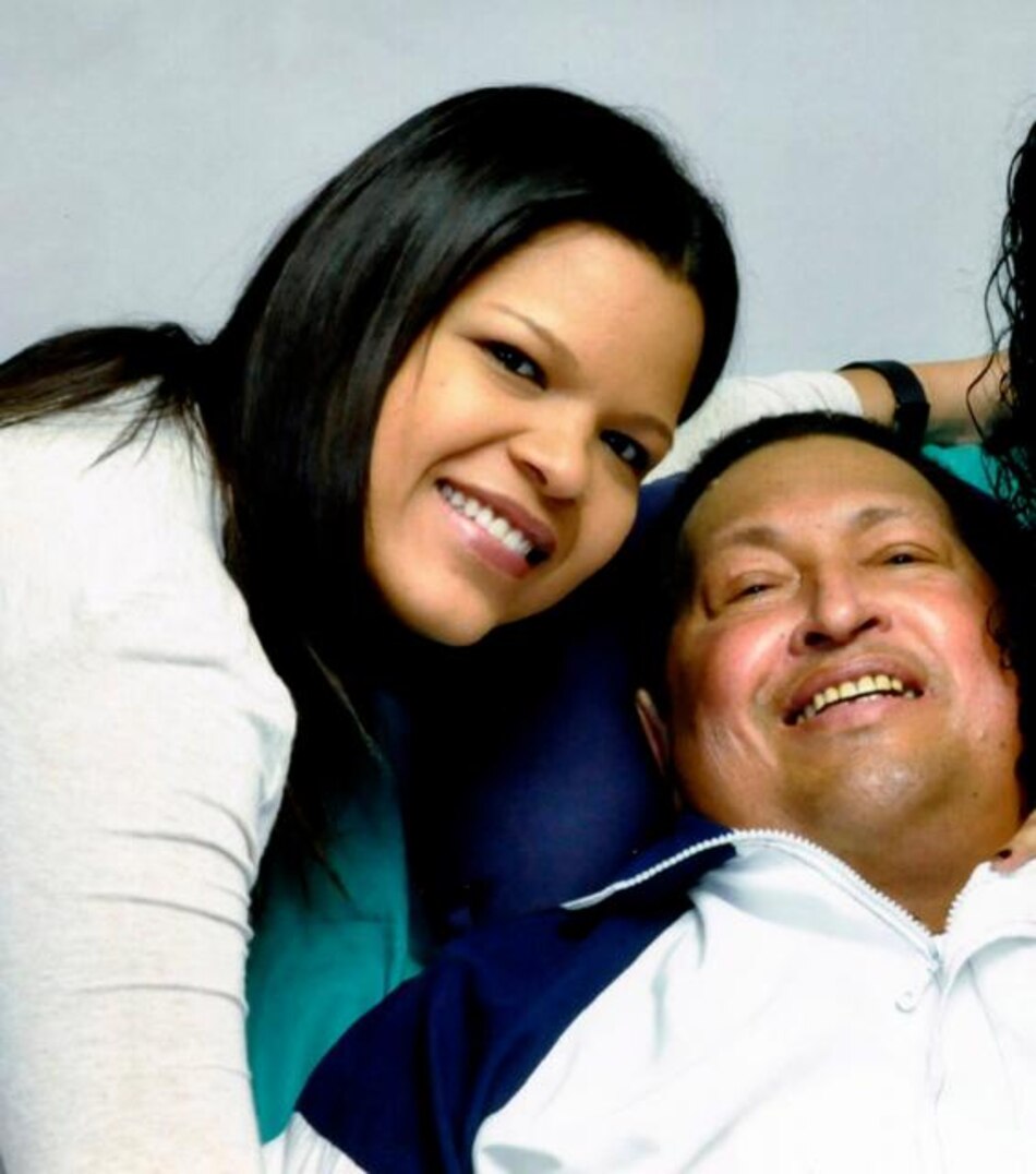 'Hasta siempre papito mío!', escribe hija de Chávez en Twitter