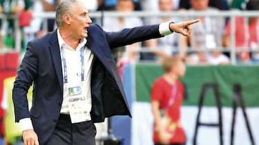Tite se abstiene de sentirse favorito