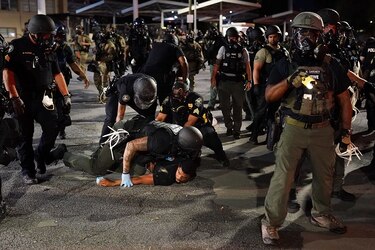 Las protestas contra la violencia policial y el racismo sacuden Estados Unidos