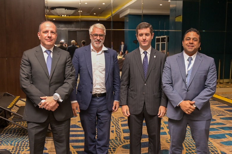 Se iniciará proceso de consultas para cambios legales y salir de listas fiscales