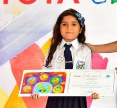 Niña veragüense triunfa en concurso de dibujo; compitió con 830 mil participantes