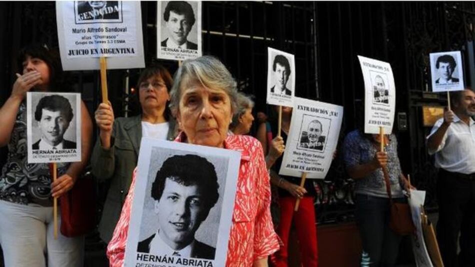 Francia autoriza la extradición a Argentina de expolicía Mario Sandoval