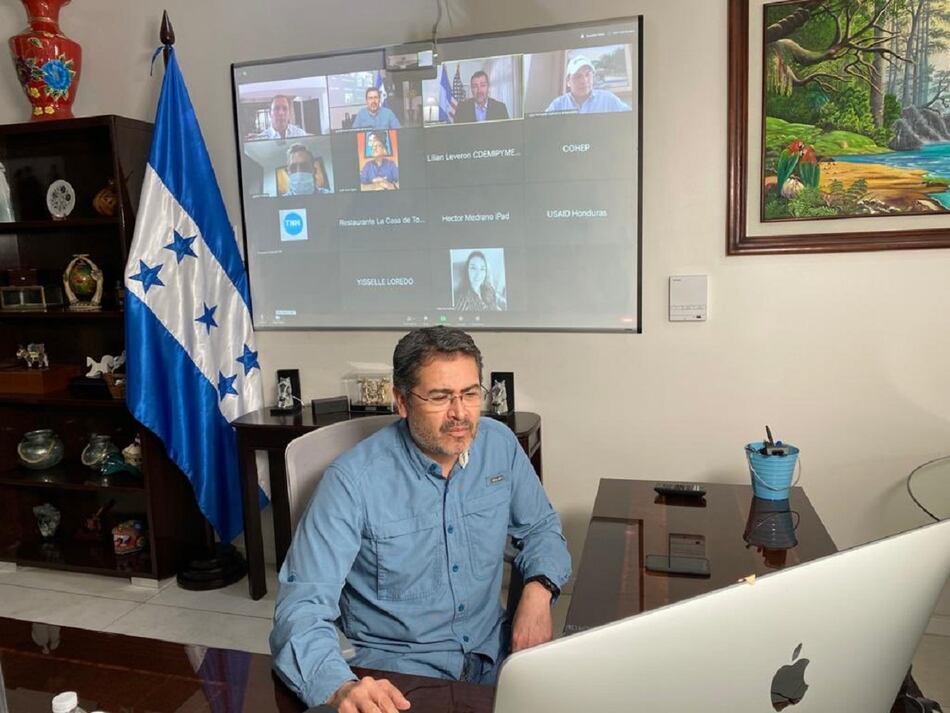 Hospitalizan al presidente hondureño por neumonía; dio positivo a Covid-19