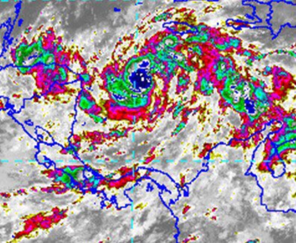 Centroamérica espera a la tormenta Eta, que podría convertirse en huracán