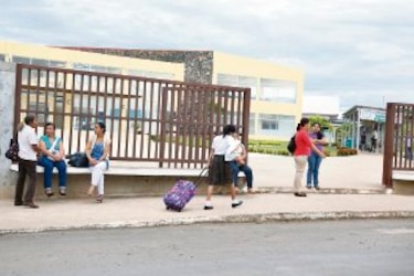 Escuelas modelo ya están sin espacio para alumnos