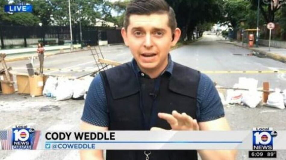 Detienen a periodista estadounidense Cody Weddle en Caracas