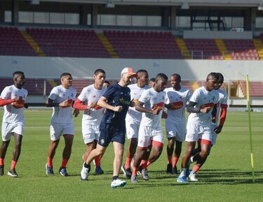 Etapa de decisiones para Julio Dely Valdés