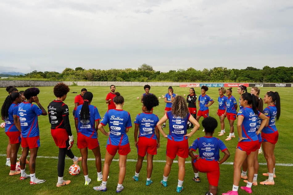 La selección femenina de fútbol de Panamá vuelve este lunes a los entrenamientos