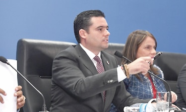 El representante legal de Mercadeo Integral es directivo del Banco Nacional