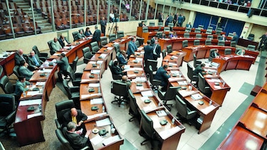Asamblea restringe figura de la doble postulación