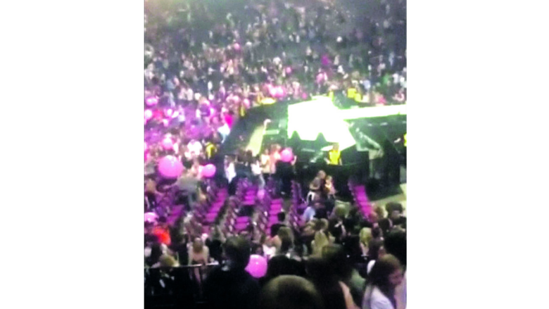 Concierto se tiñe de luto tras un atentado mortal