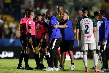 Baloy sobre su expulsión: ‘No se trata de no saber perder, se trata de la impotencia’