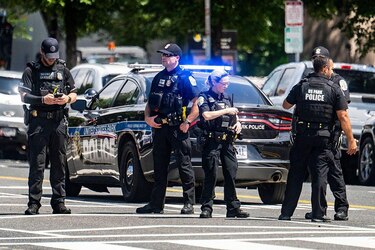 Por qué Washington DC no forma parte de ningún estado de EE.UU. y su estatus especial permite a Trump tomar el control de la policía