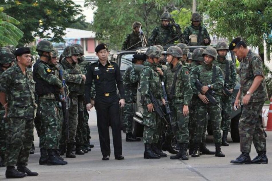Ejército tailandés da un golpe de Estado y decreta el toque de queda