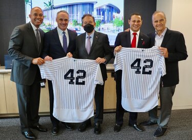 El presidente Cortizo anuncia construcción del centro de alto rendimiento de béisbol Mariano Rivera