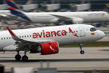 Por qué el combustible para aviones es especialmente vulnerable a la guerra en Irán