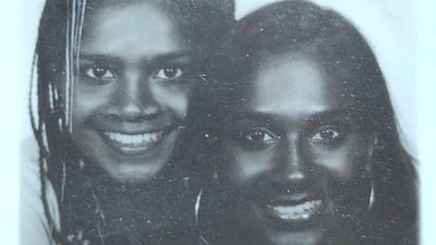 Fueron mejores amigas durante una década, hasta que una prueba de ADN reveló que eran hermanas
