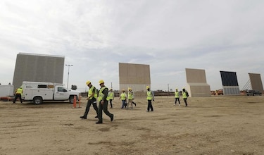 Los prototipos de muro fronterizo comienzan a tomar forma en San Diego
