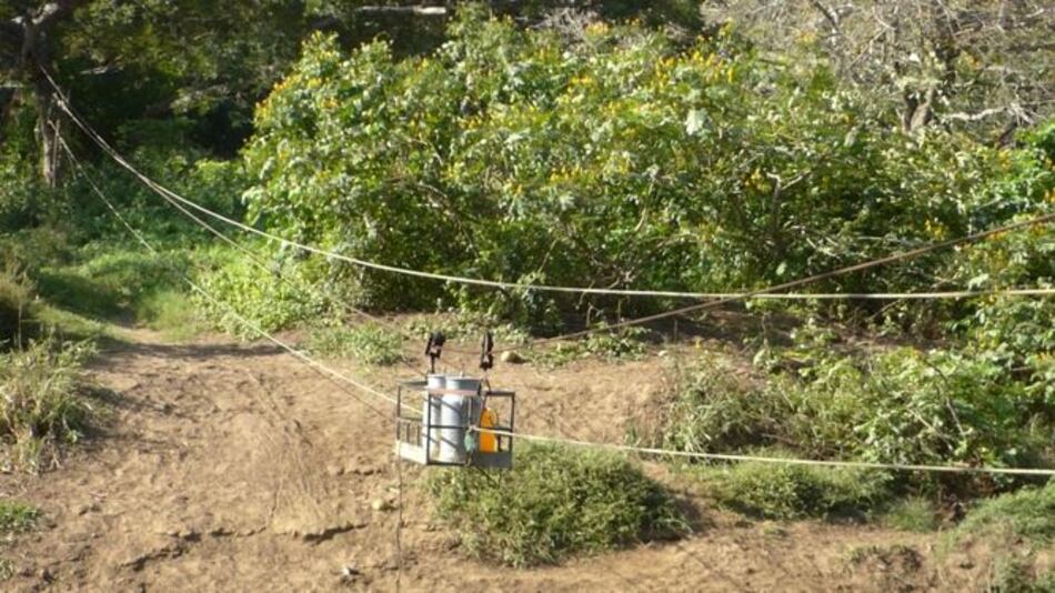 Reclaman construcción de un puente que facilite el paso por el río Parita