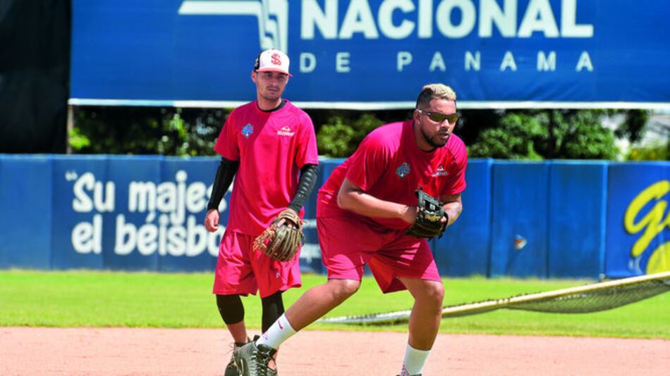 Entrenan para los Bolivarianos