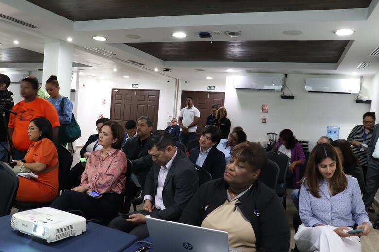 ASEP reporta más de 5 millones de líneas que han cambiado de operador en 13 años