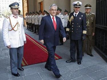 Piñera felicita a Nicanor Parra