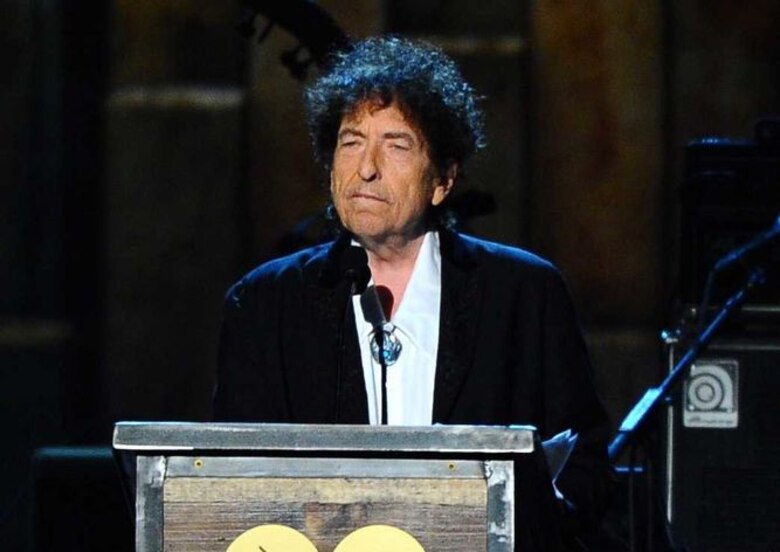 Bob Dylan envió discurso de aceptación del Nobel y recibirá premio en efectivo
