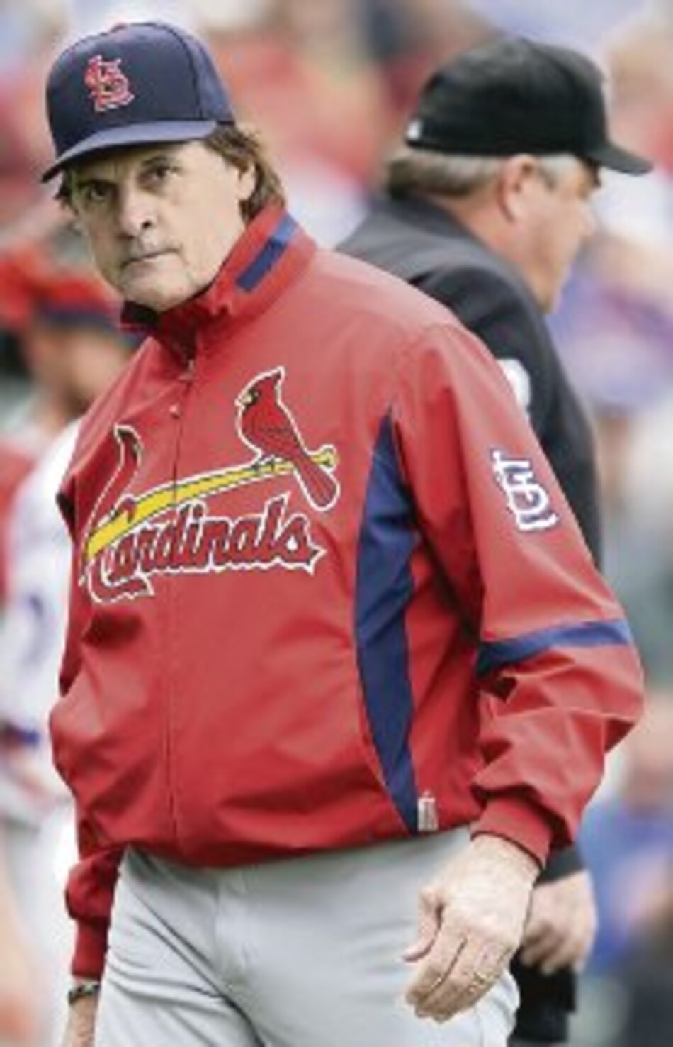 Cardenales negocian con Tony La Russa