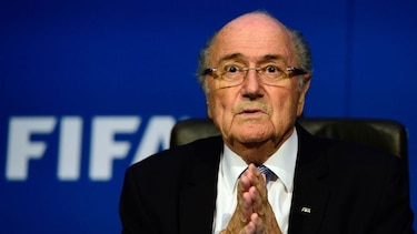 Blatter recibe el alta hospitalaria