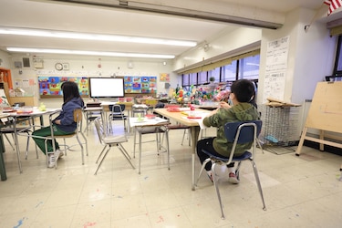 Cierres de escuelas en Estados Unidos aumentan en medio de ola de Ómicron