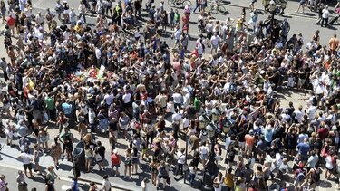 Policía de España busca al presunto autor de los atentados