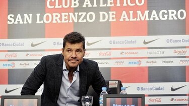 Magnate de TV Marcelo Tinelli renuncia como presidente de San Lorenzo