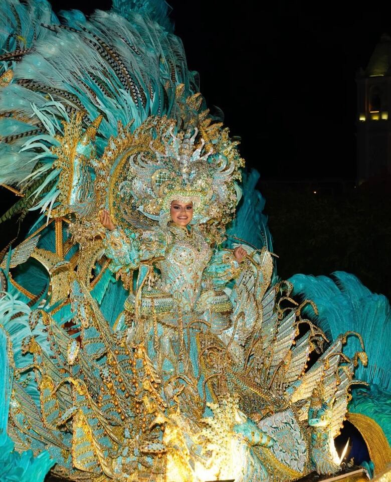 Tableños reciben el nuevo año con murga y fuegos artificiales